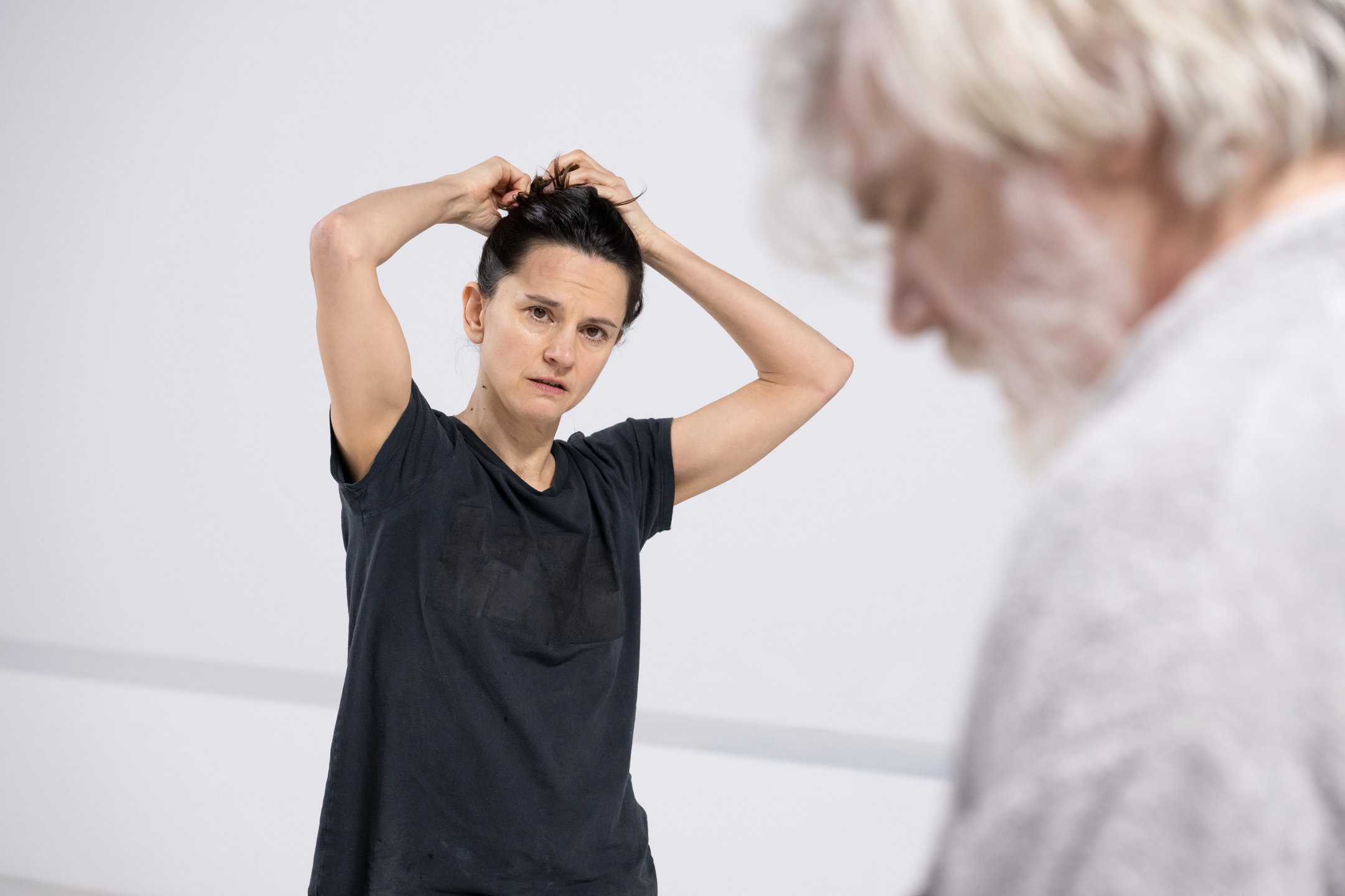 Melinda Kinnaman och Jakob Eklund som far och dotter, i Sara Stridsbergs Sårad ängel. Foto: Sören Vilks