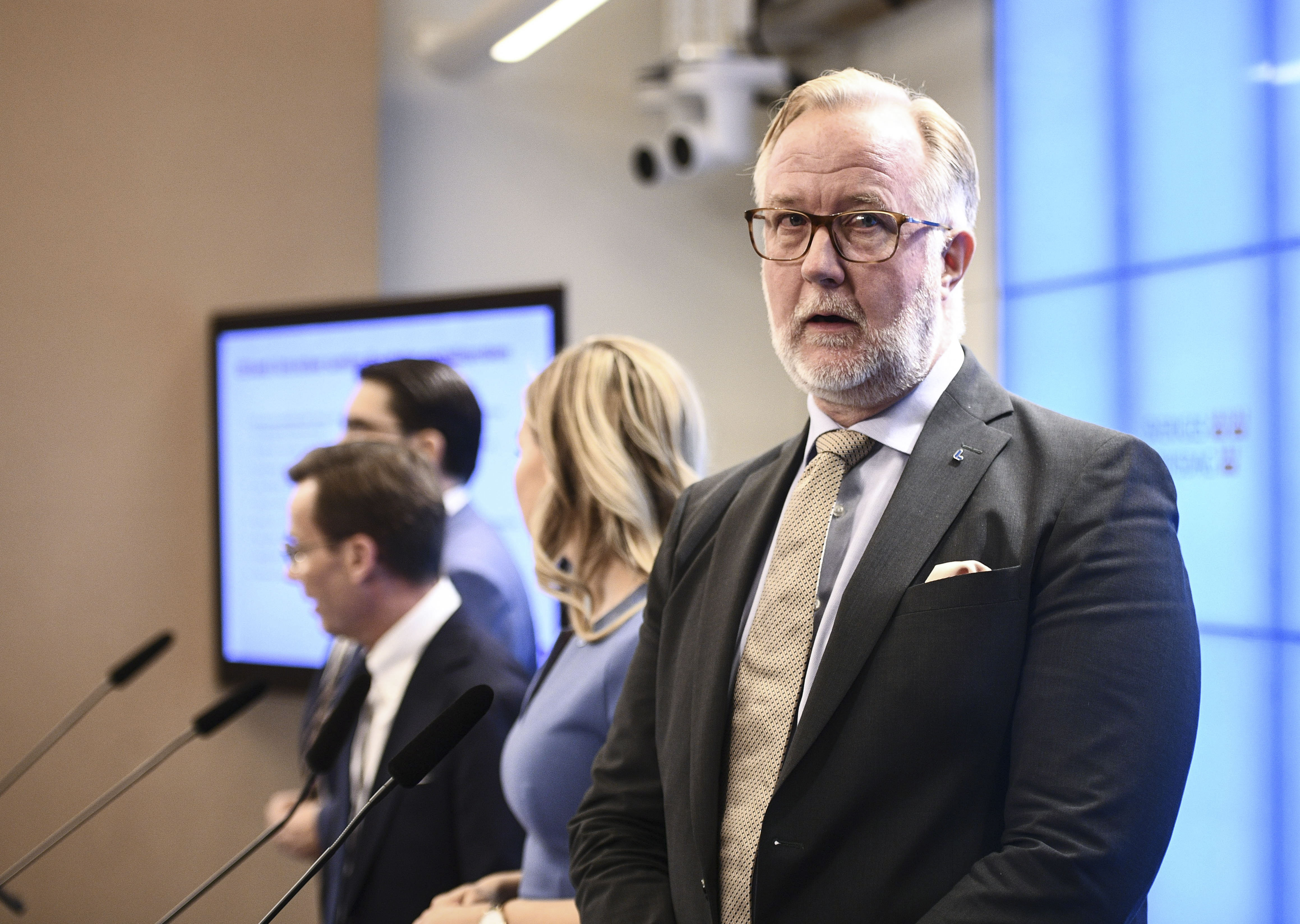 Tim Alker EU-parlamentariker lämnar i protest mot Liberalerna | Arbetaren