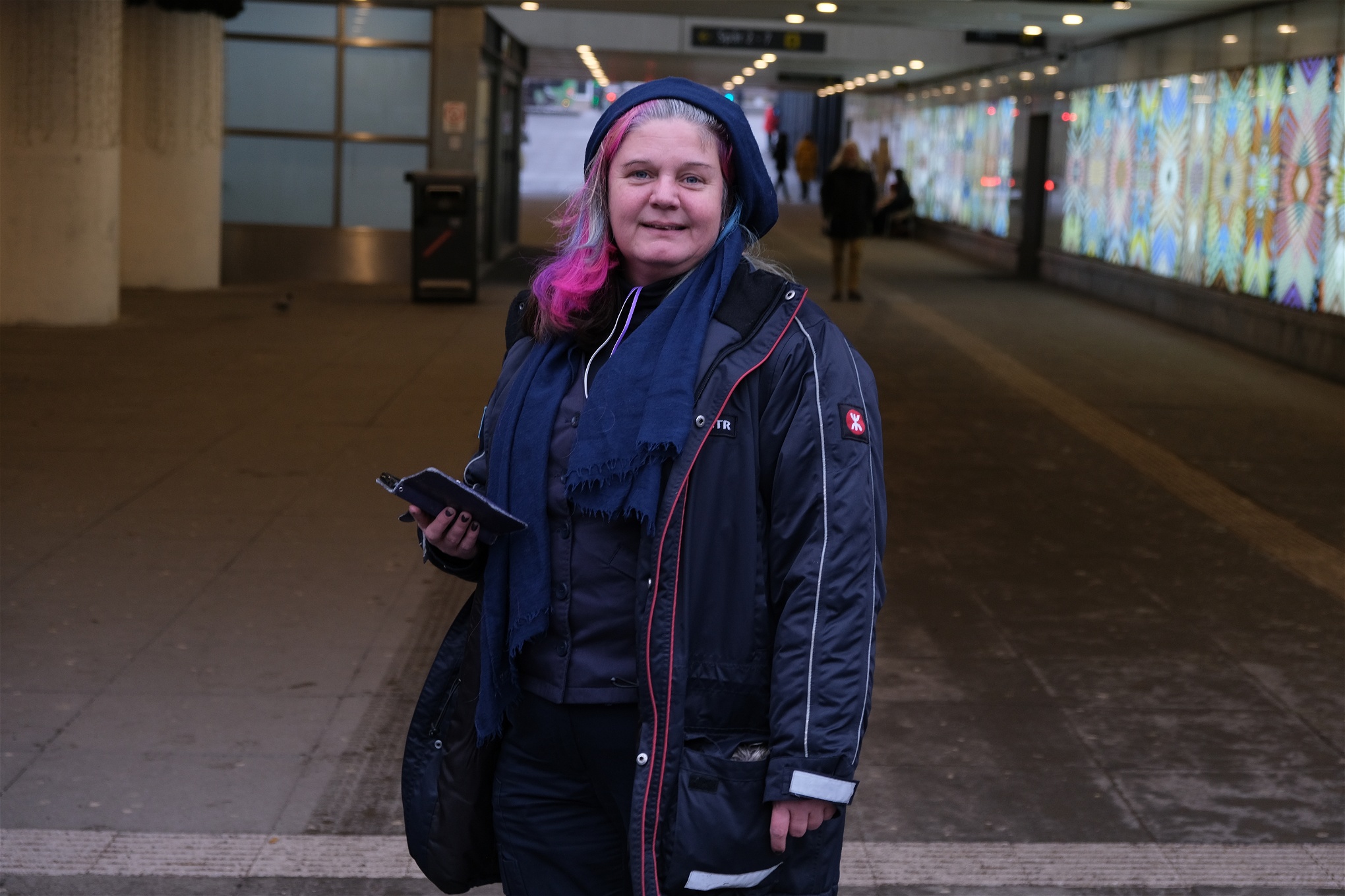 Ingela Gustafsson har arbetat som tågvärd på MTR i 27 år. Nu har hon bestämt sig att plugga till undersköterska och lämna branschen. Foto: Julia Lindblom