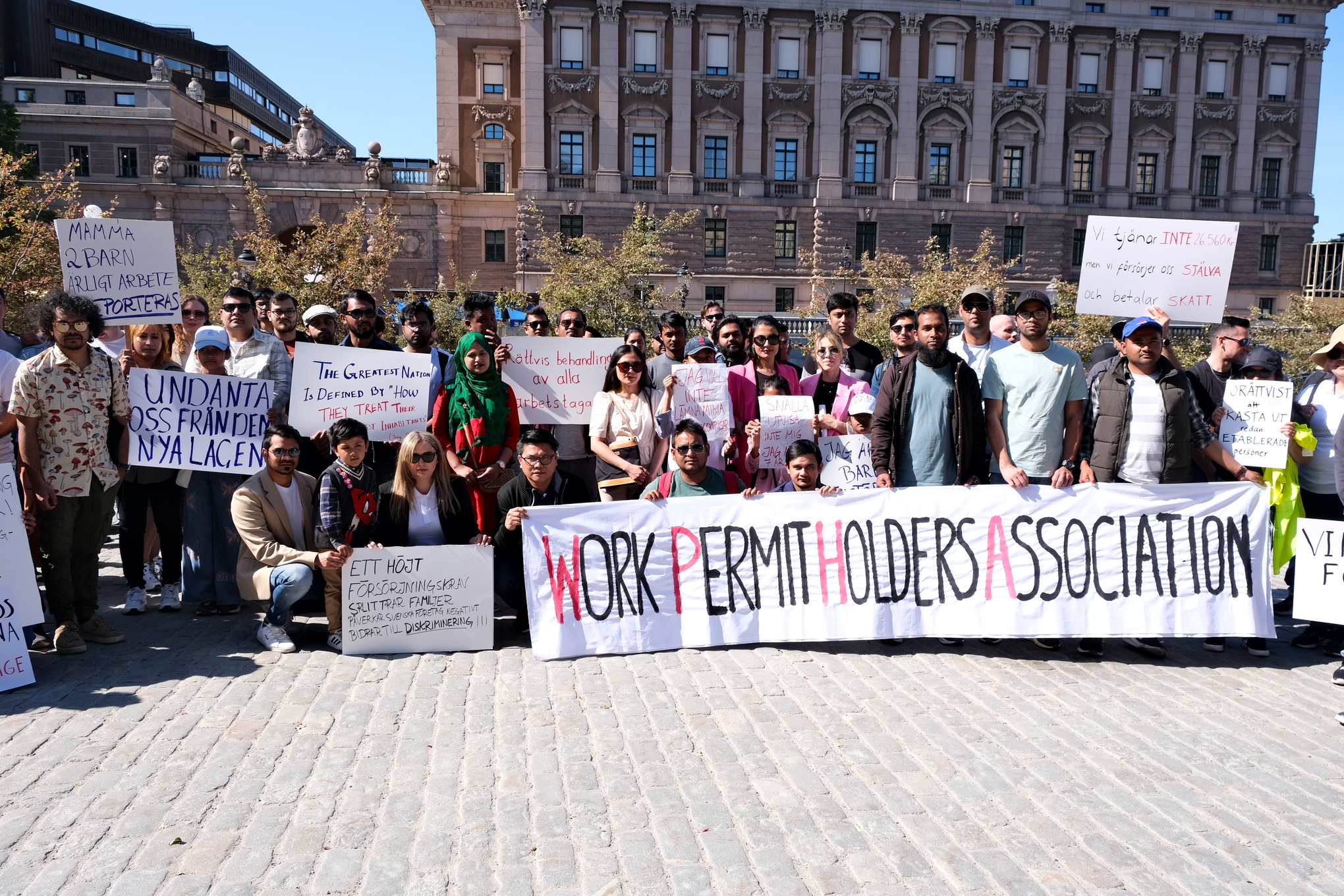 Demonstration mot höjt försörjningskrav