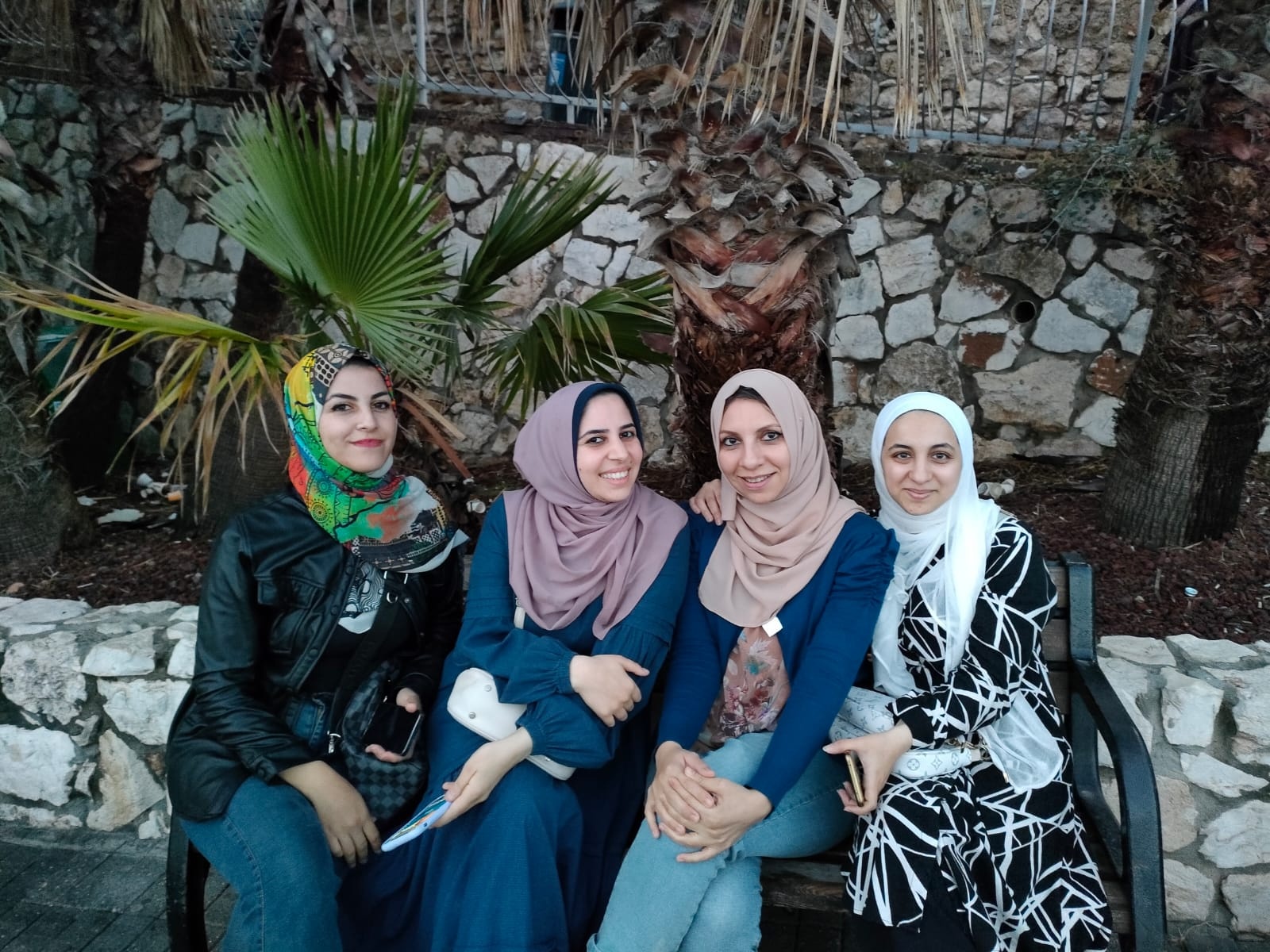 Ett foto föreställande pristagarna av Ottarpriset på kvinnorättsorganisationen Aisha i Gaza.