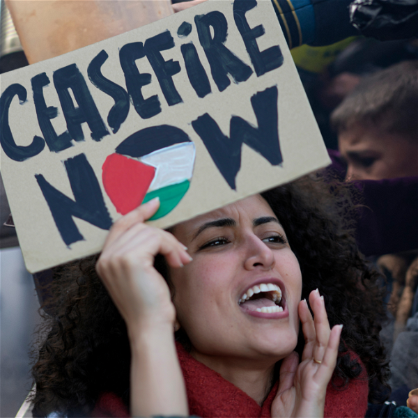 Människor protesterar mot kriget och den humanitära katastrofen i Gaza