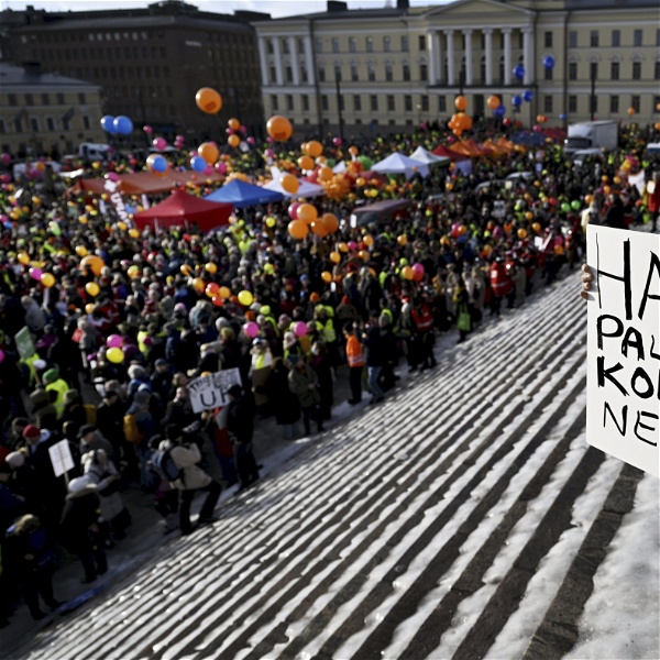 Stora protester och strejker i Finland mot regeringens planer på försämringar i arbetslivet.