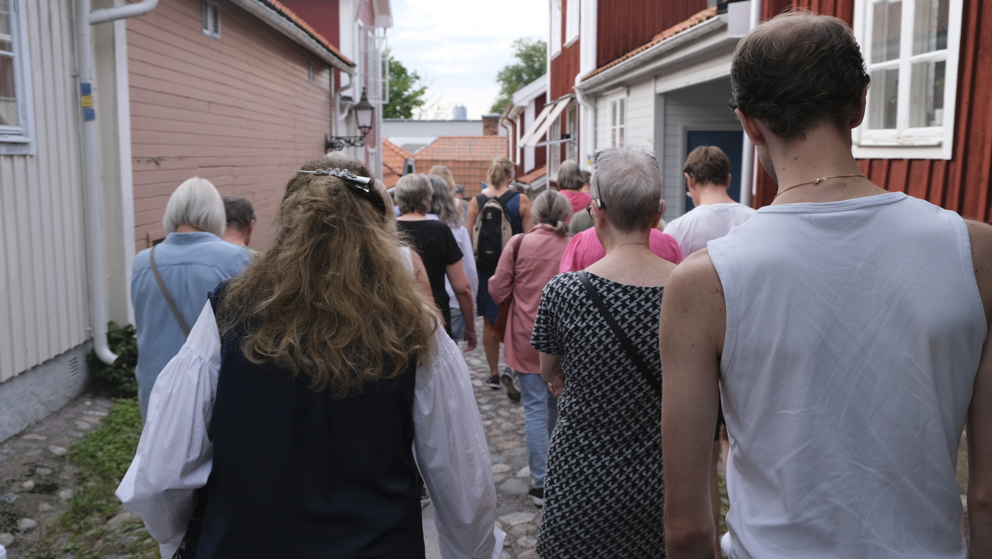 Omkring 200 personer deltog i stadsvandringen I Joe Hills fotspår i Gävle