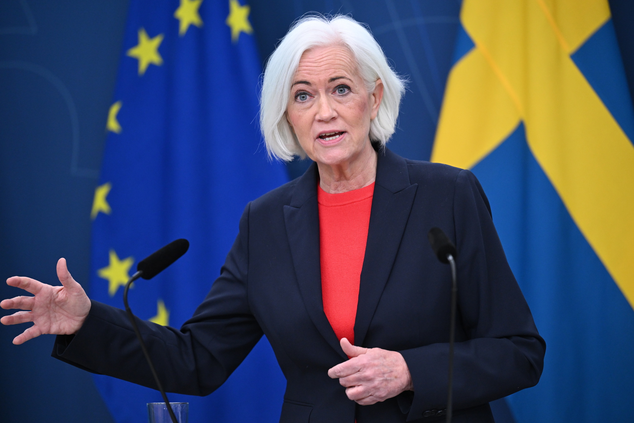 Acko Ankarberg Johansson (KD), sjukvårdsminister, under en pressträff om propositionen som innebär att taket i högkostnadsskyddet för läkemedel höjs.