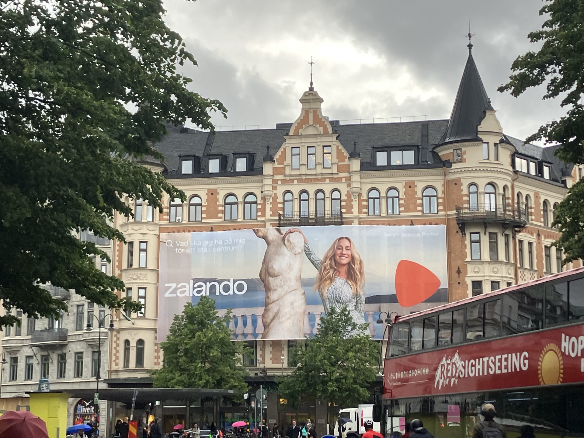 Näthandelsjätten Zalandos lager i Brunna utanför Stockholm är ökänt för sin dåliga arbetsmiljö