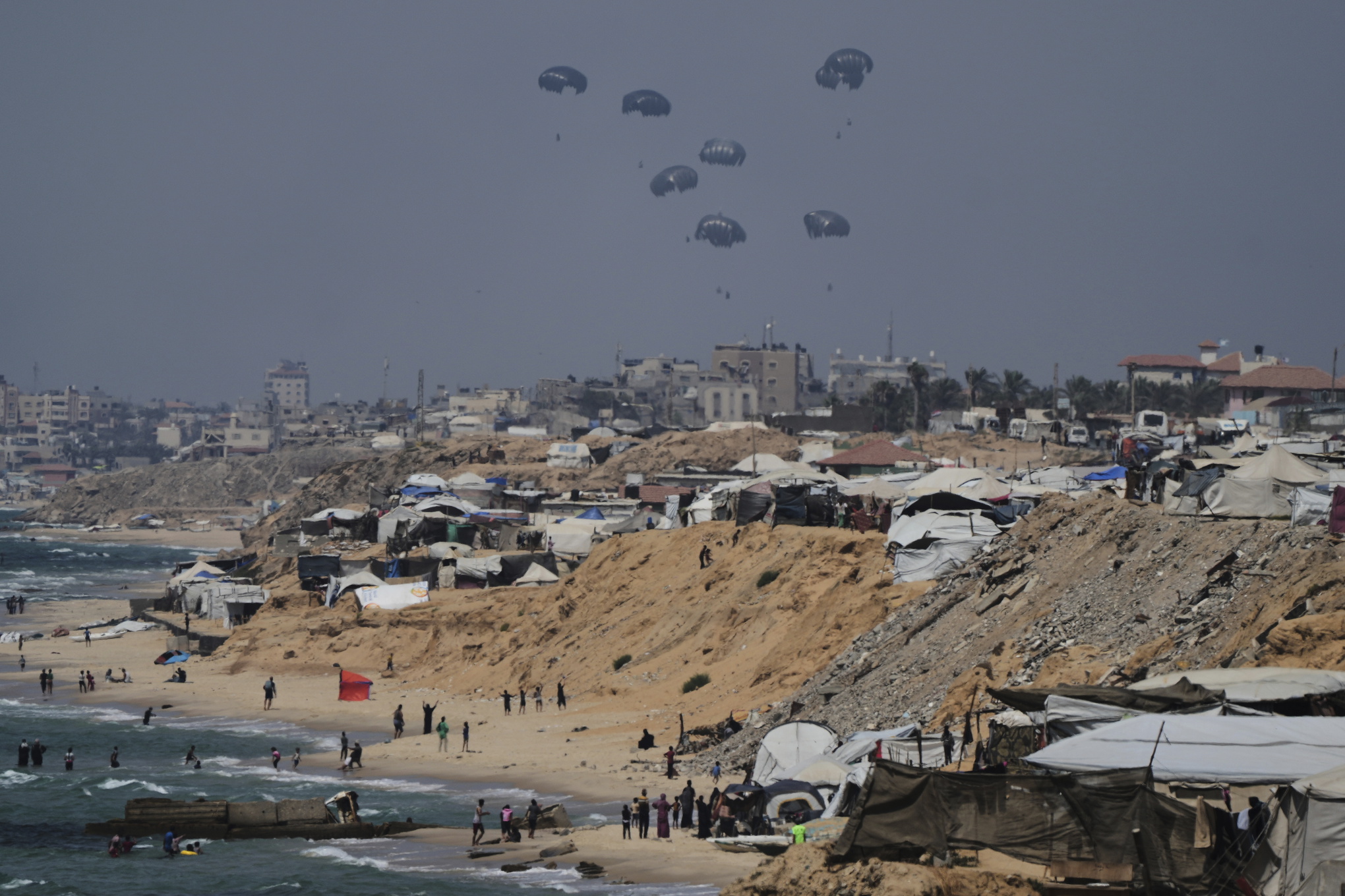 Humanitär hjälp från luften till Gaza
