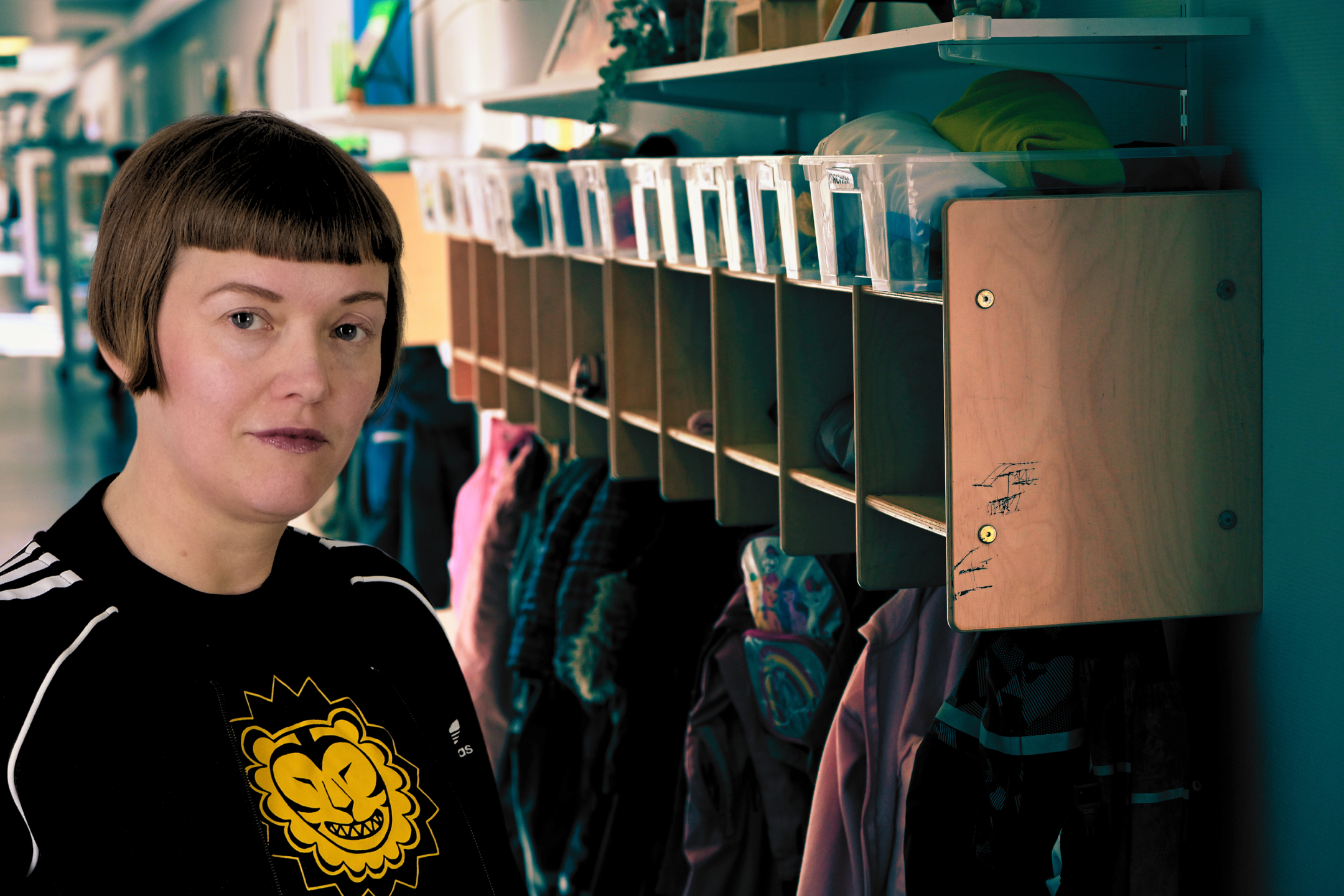 Montage: Arbetarens chefredaktör inklipt i hallen på en förskola