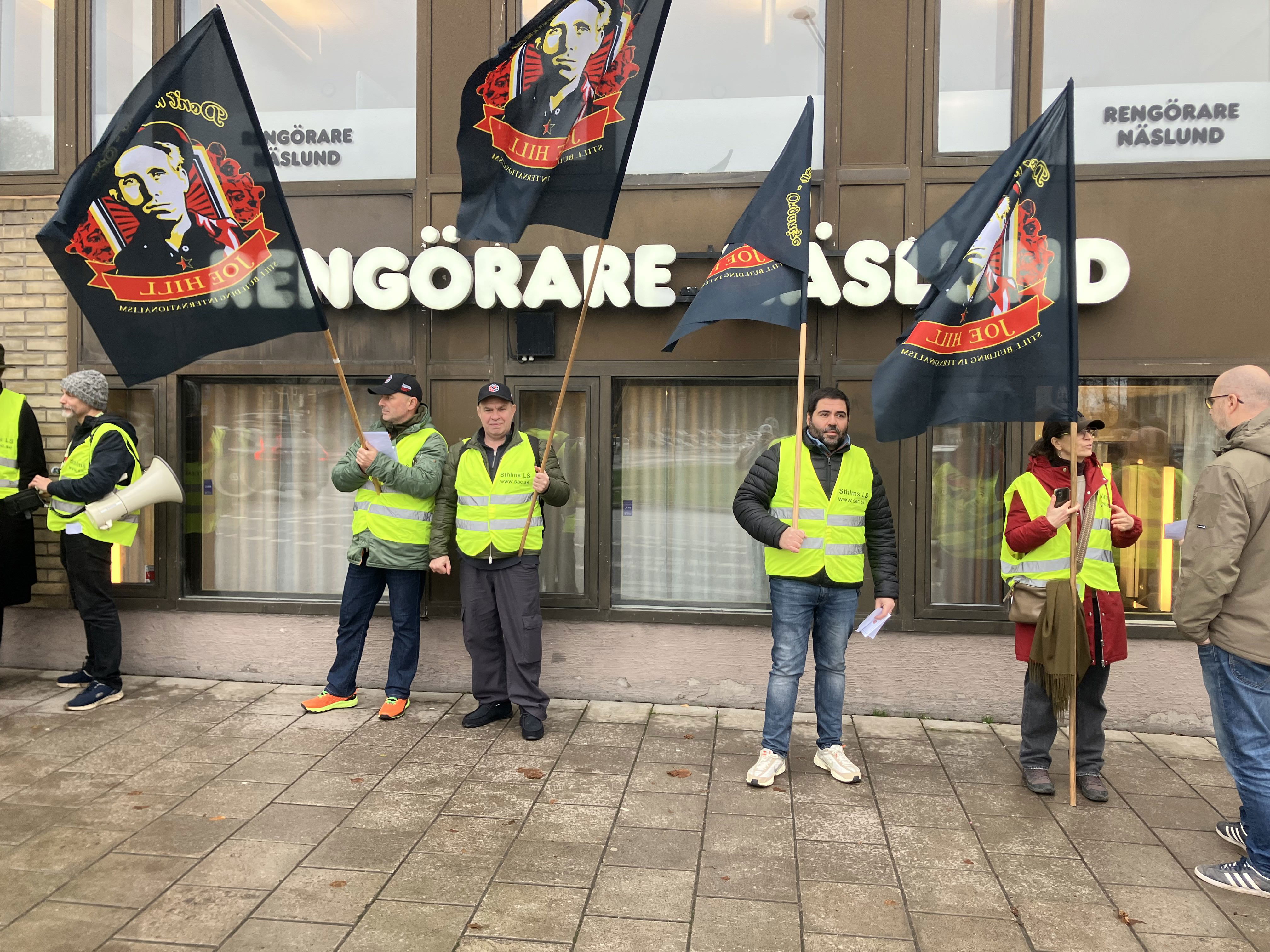Facklig blockad i Stockholm mot städbolaget Rengörare Näslund. SAC Solidariska städare Stockholms ls