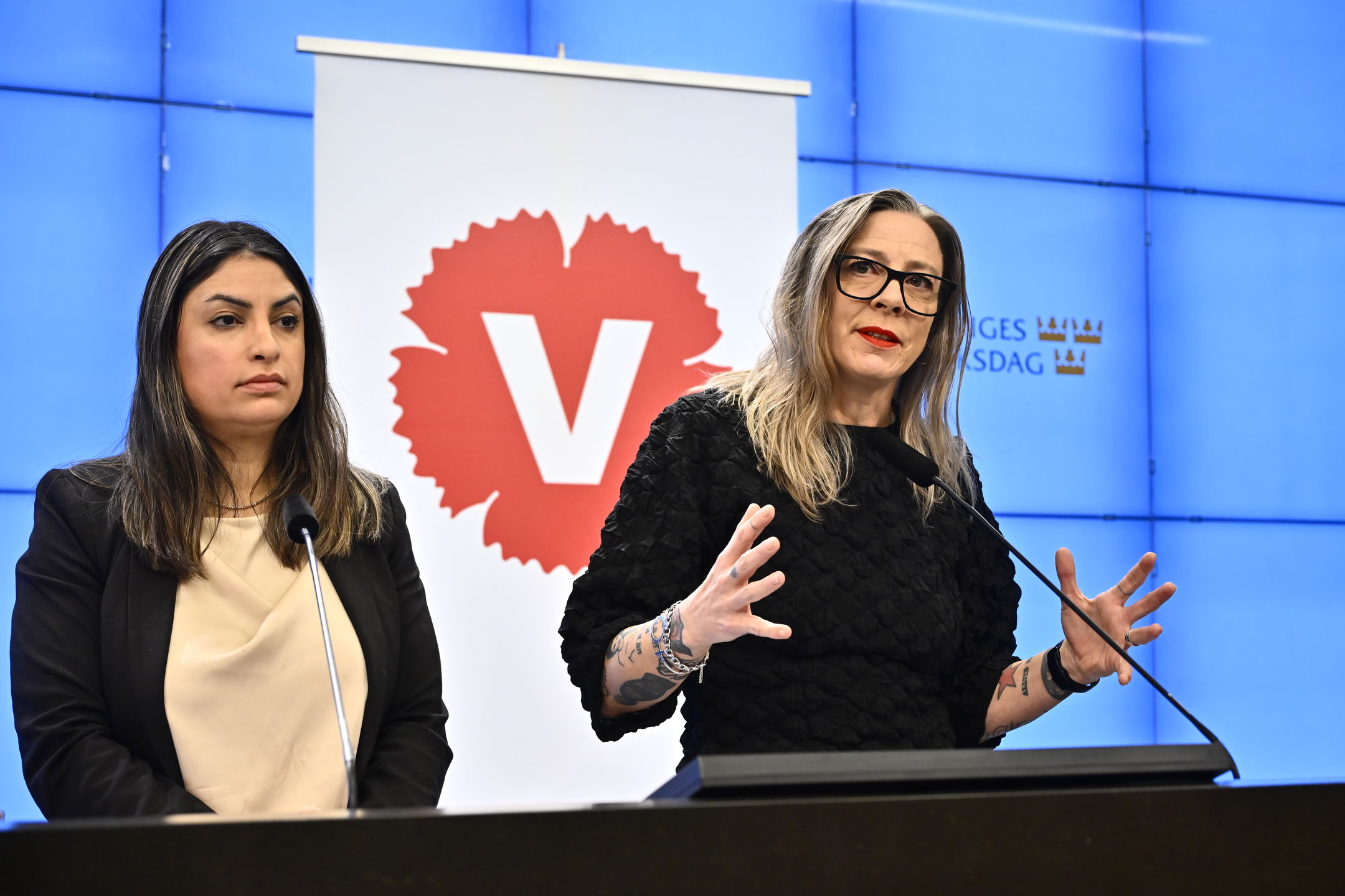 Nooshi Dadgostar och Vänsterpartiets arbetsmarknadspolitiska talesperson Ciczie Weidby